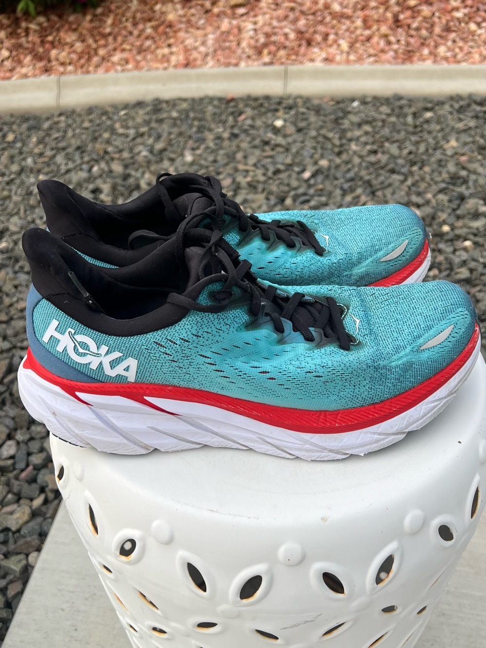 Hoka Men’s Clifton 8 in Real Teal/Aquarelle, size 10